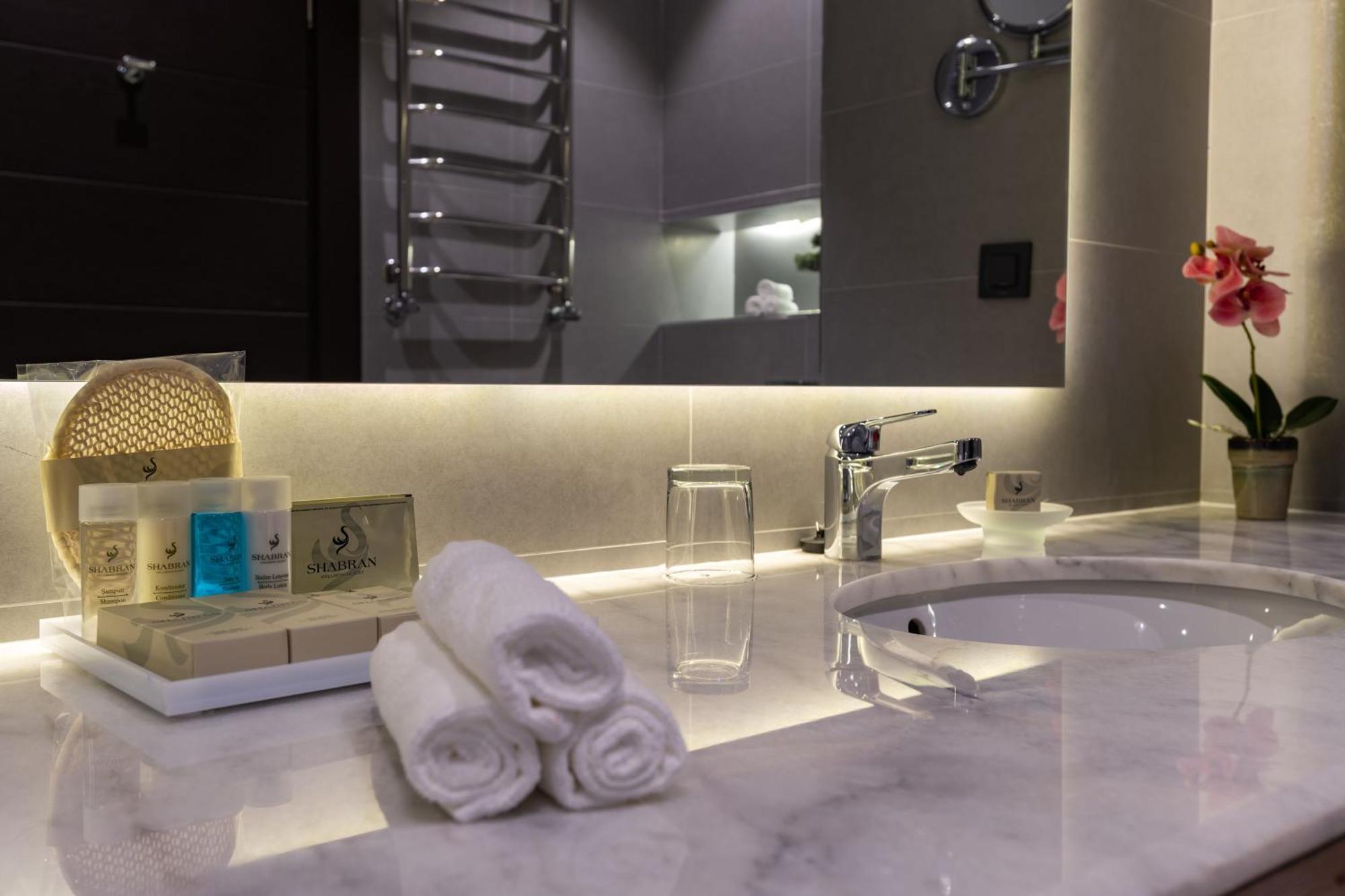 Shabran Wellbeing Resort Pirebedil' Exteriör bild